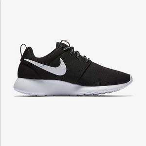 Nike roshes